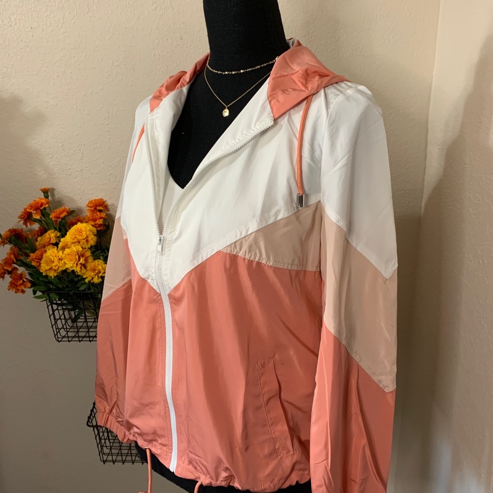 Wind breaker - Picture 3 of 4